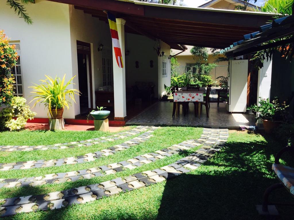 Villa Begonia Katugastota Exterior photo